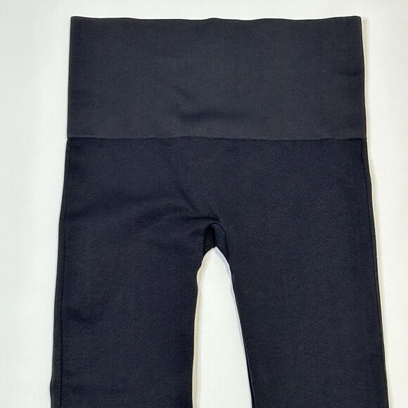 Spanx Look At Me Now Seamless Crop Leggings Very Black Medium Style #FL3515 - Picture 4 of 13